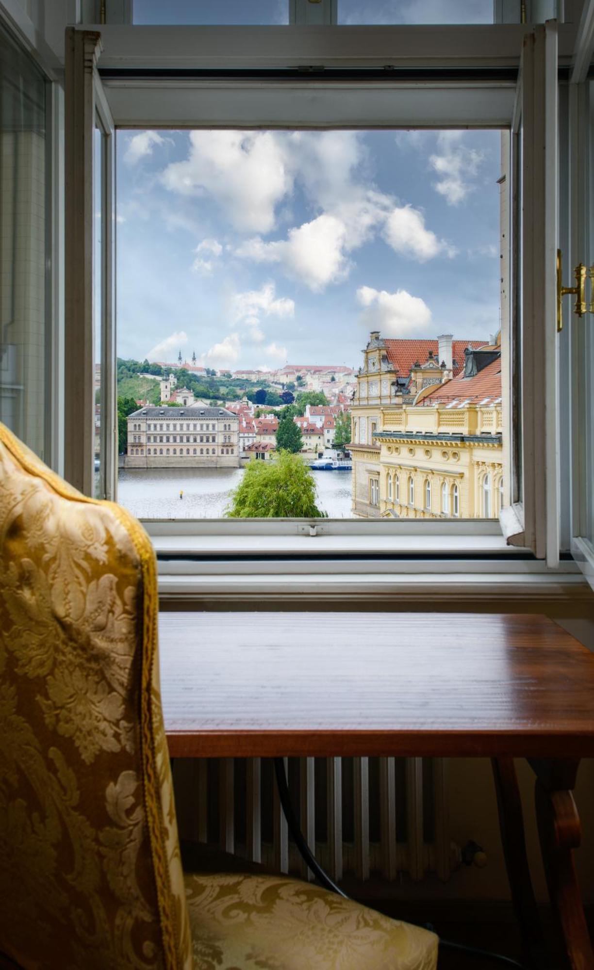 Charles Bridge Palace Praga Esterno foto